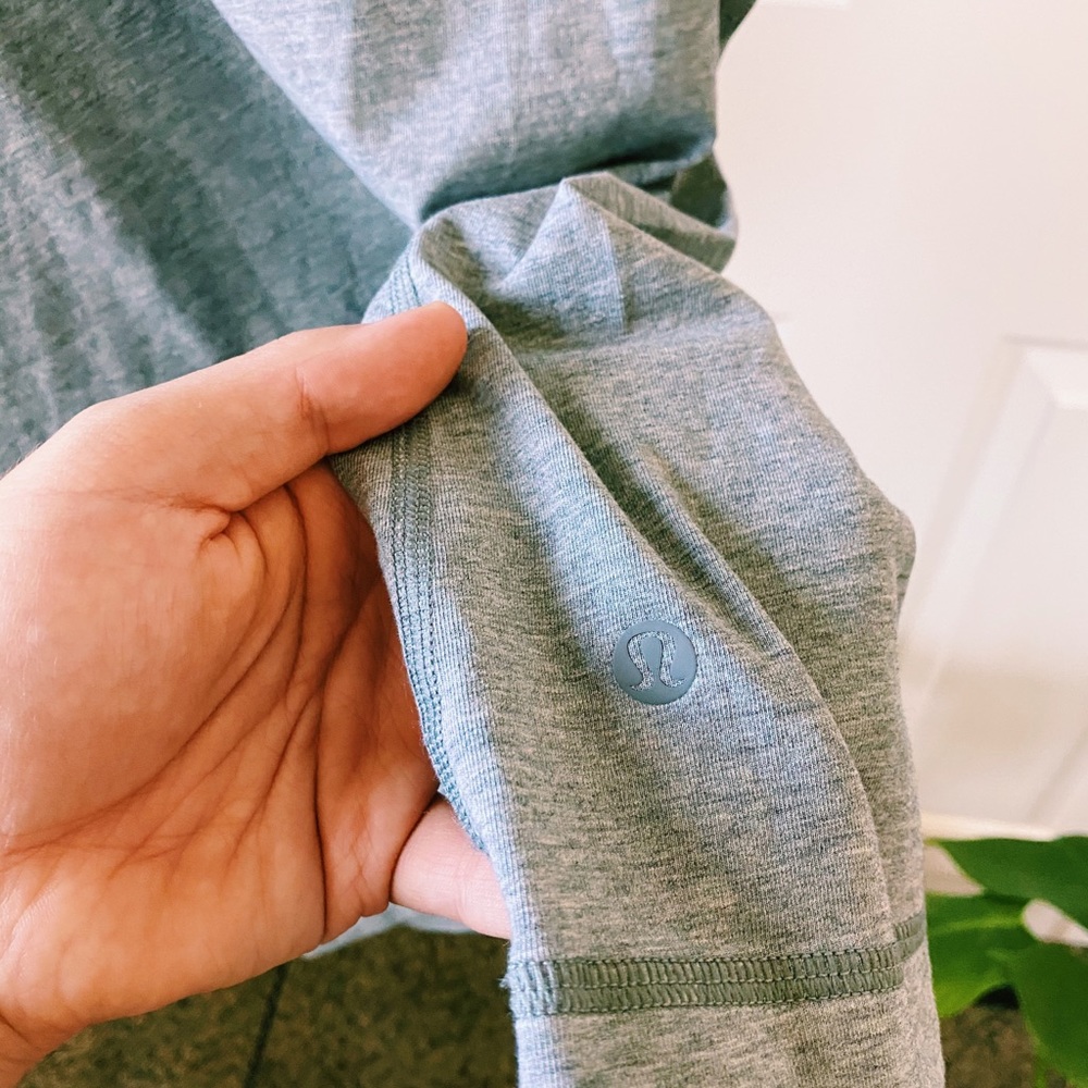 Lululemon 5 Year Basic V - image 4